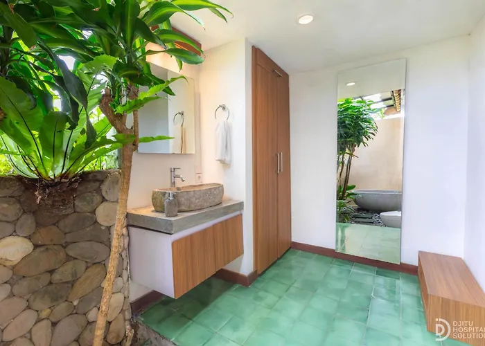 Gopala Guest house 3*